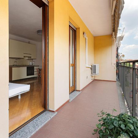 Cosy Studio With Balcony & Private Garage Milán Exterior foto