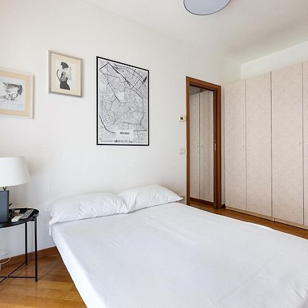 Cosy Studio With Balcony & Private Garage Milán Exterior foto