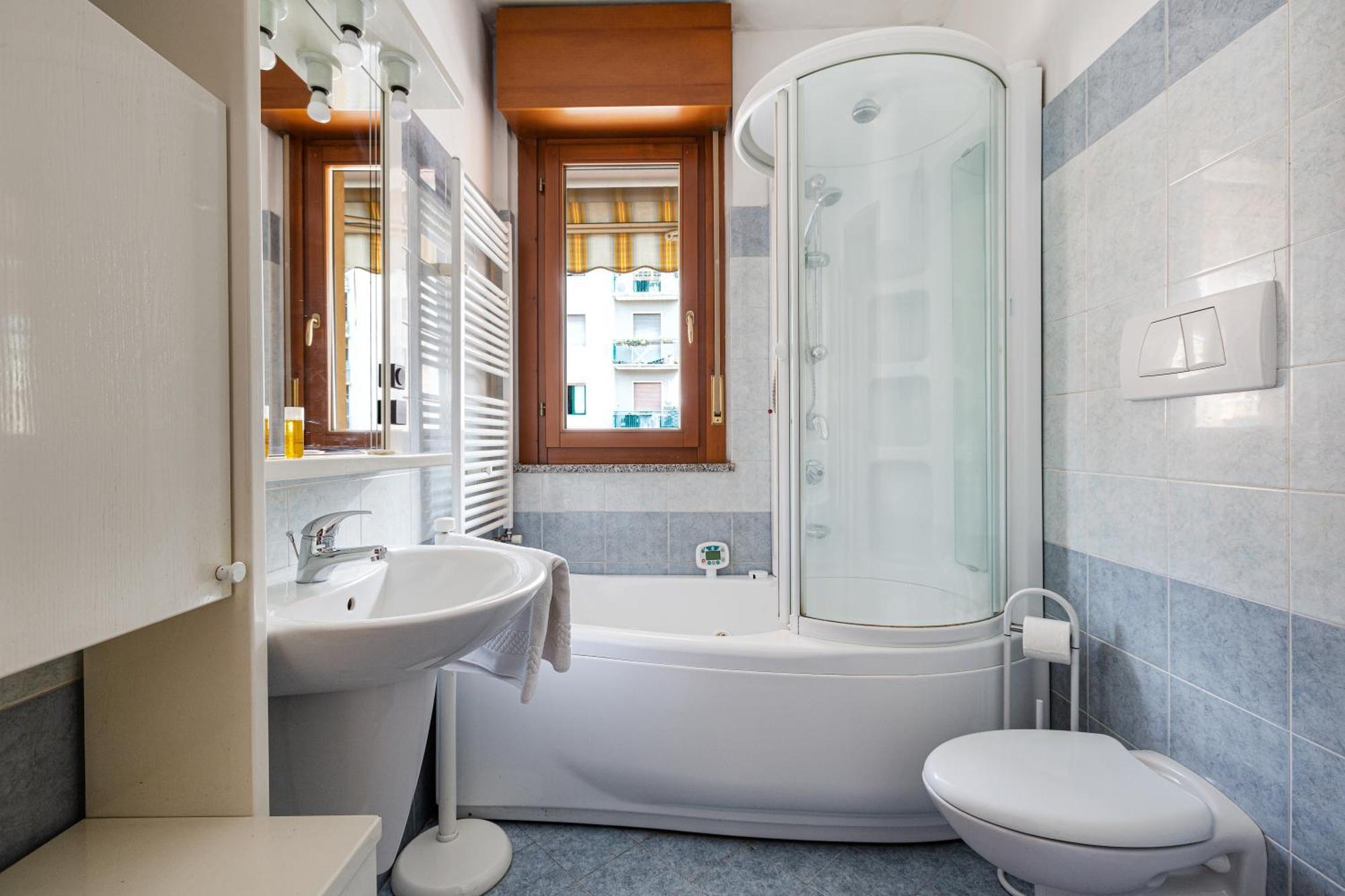 Cosy Studio With Balcony & Private Garage Milán Exterior foto