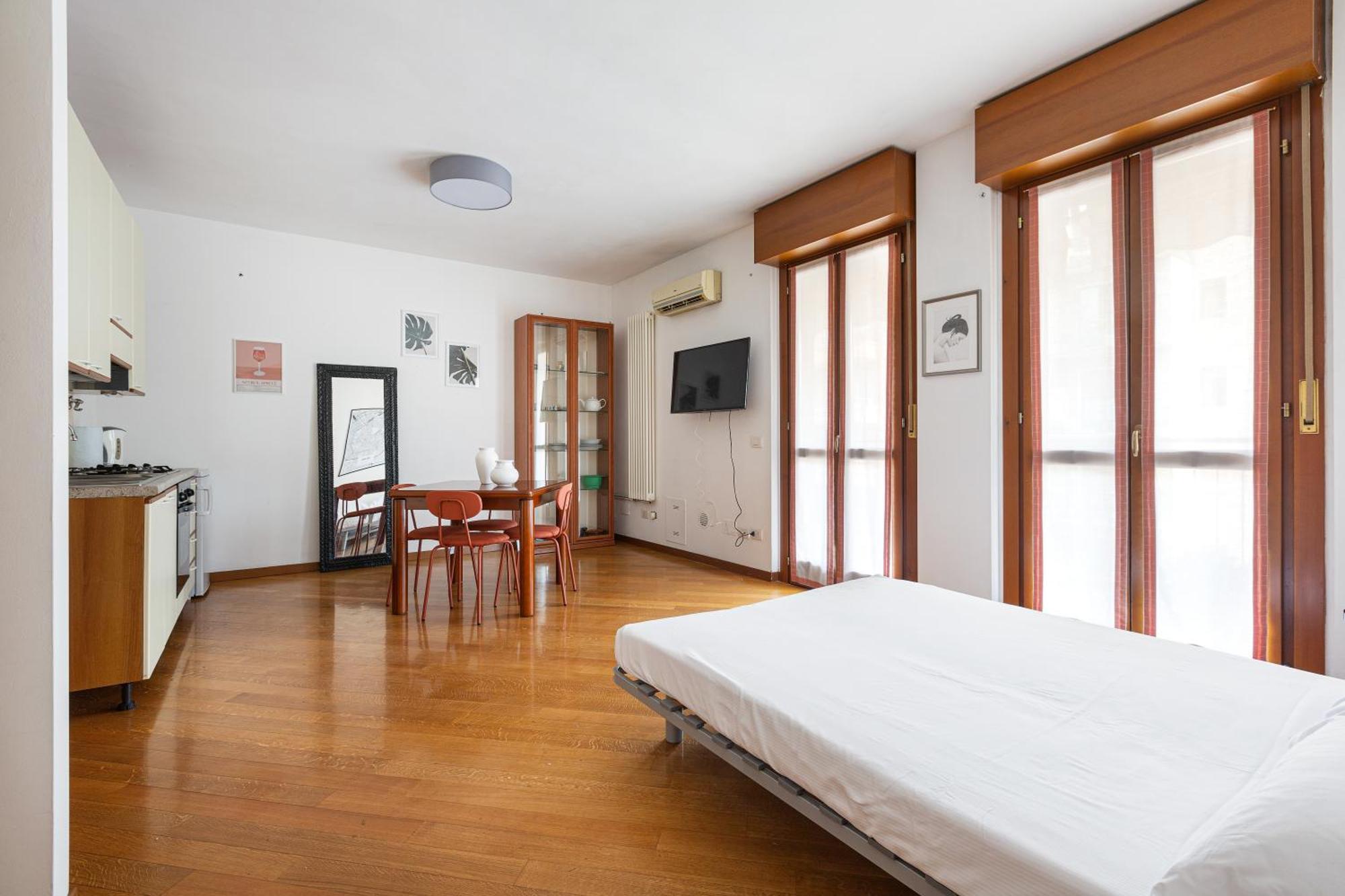 Cosy Studio With Balcony & Private Garage Milán Exterior foto