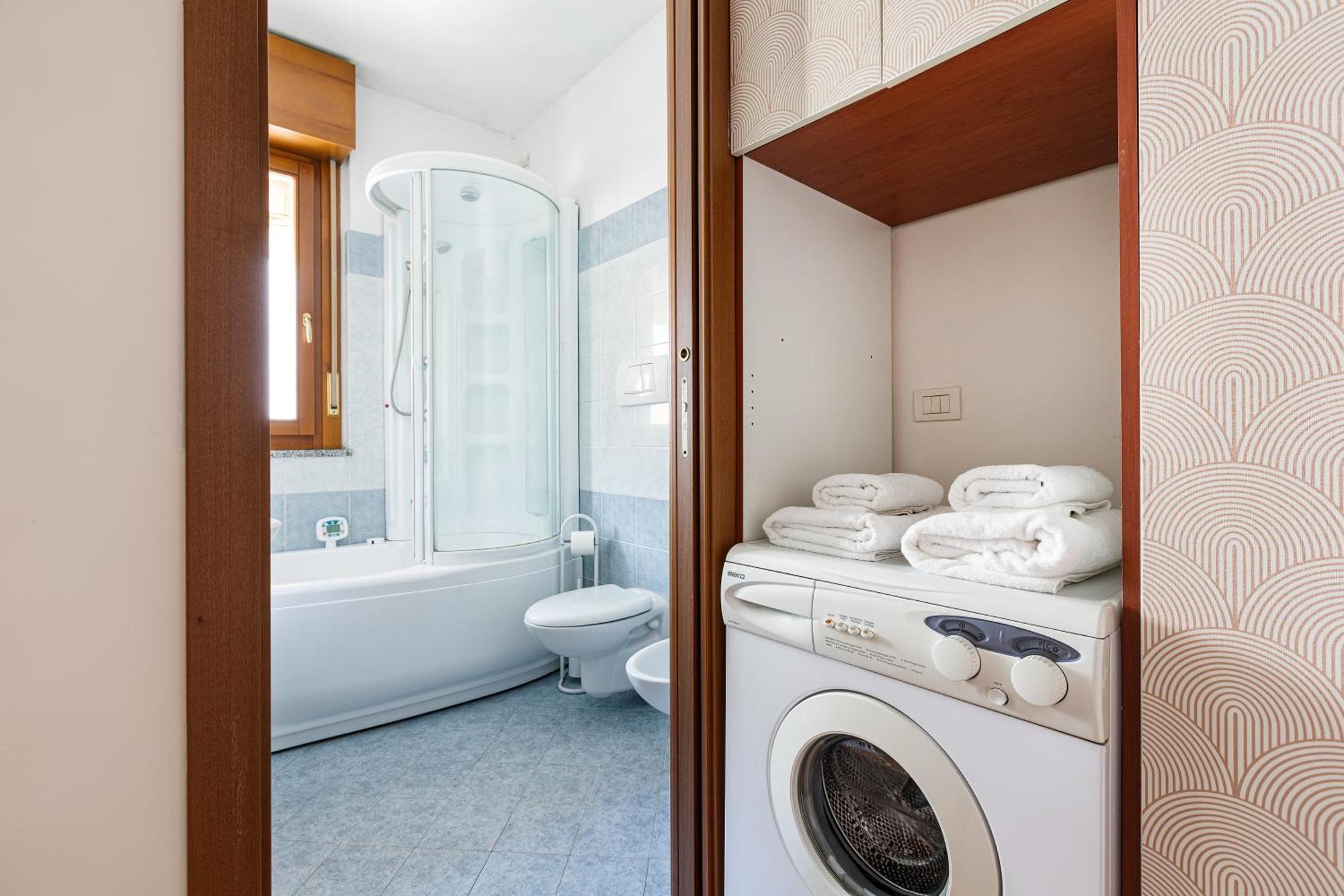 Cosy Studio With Balcony & Private Garage Milán Exterior foto